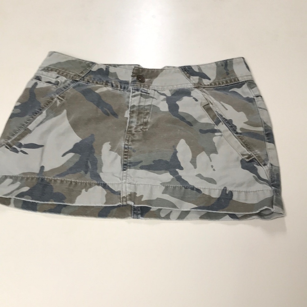 Camo mini skirt
